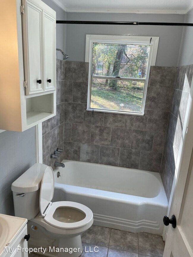 Foto del edificio - 3 br, 1 bath House - 3821 Sumner