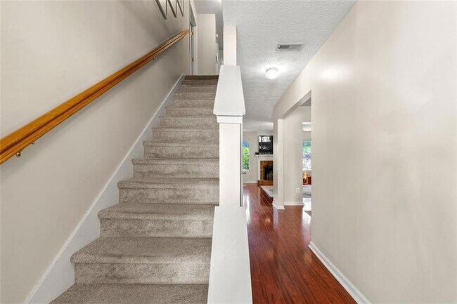 Building Photo - 4295 Cabretta Dr