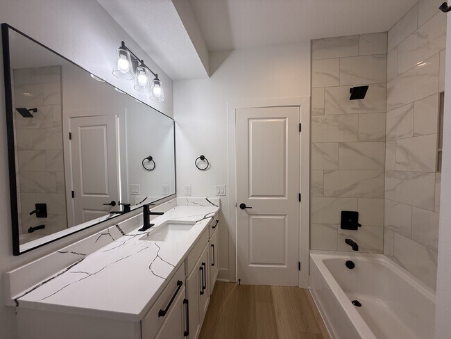 Foto del edificio - 782 NE 71st St