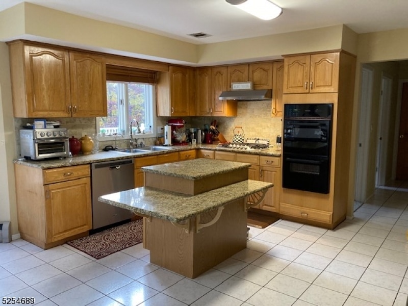 Foto principal - 7 Edgefield Dr
