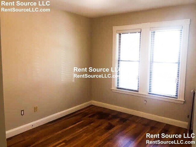 Building Photo - 38 Eustis St