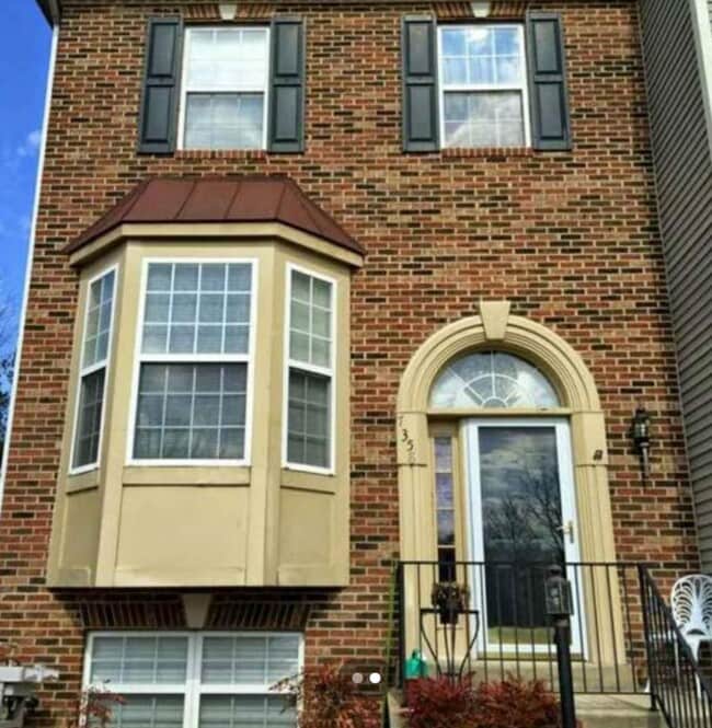 End Unit TH - 7358 Old Pohick Way