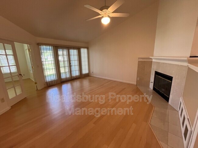 Building Photo - 9488 Lakewood Drive
