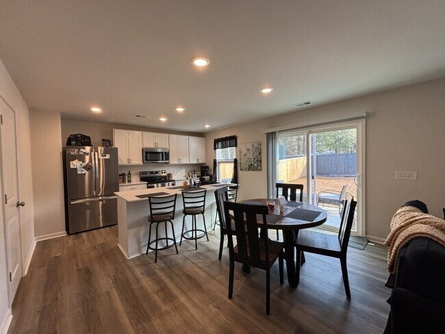 Foto del edificio - 4131 Rising Tide Dr