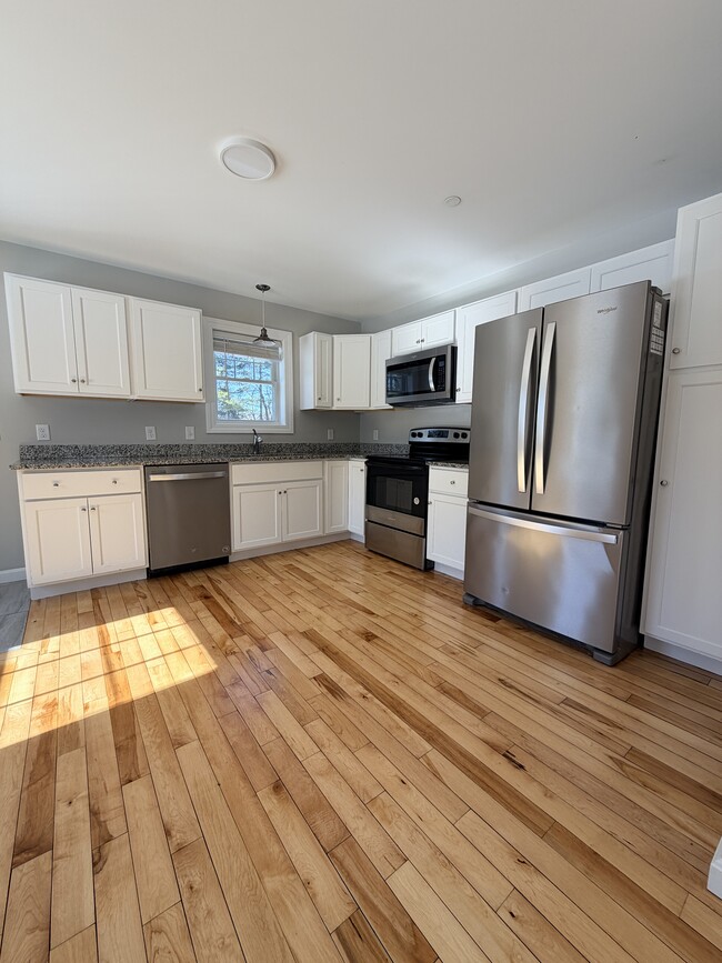 Building Photo - 50 Pleasant St