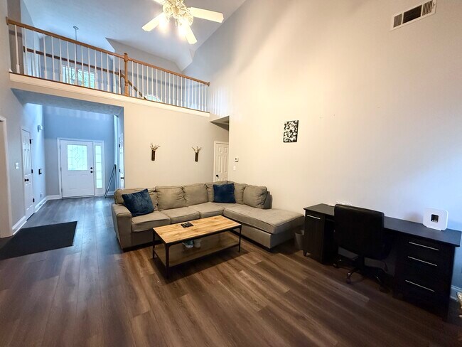 Foto del edificio - 158 River Park Cir