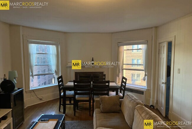 Foto del edificio - 912 Beacon St