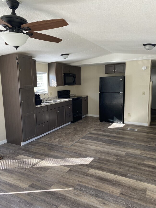 Building Photo - Live Oak Terrace- Lot 50