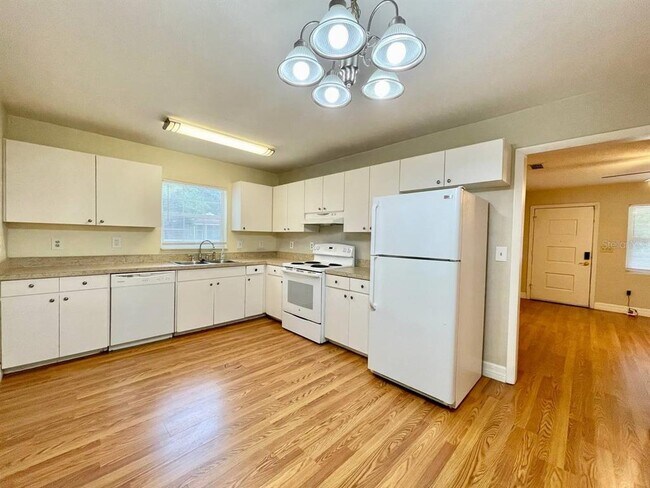 Foto del edificio - 6726 N 11th St