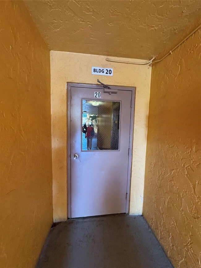 Foto del edificio - 4384 NW 9th Ave