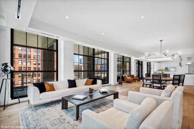 Foto del edificio - 351 W Huron St