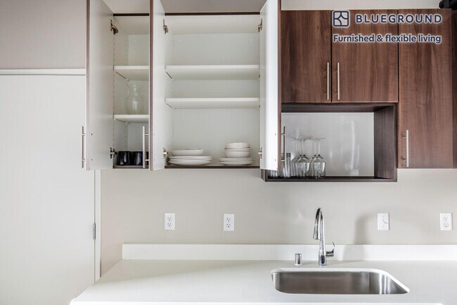 Foto del edificio - 1900 1st Ave