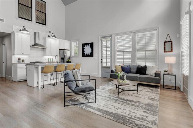 Foto del edificio - 528 Bismark Rd NE