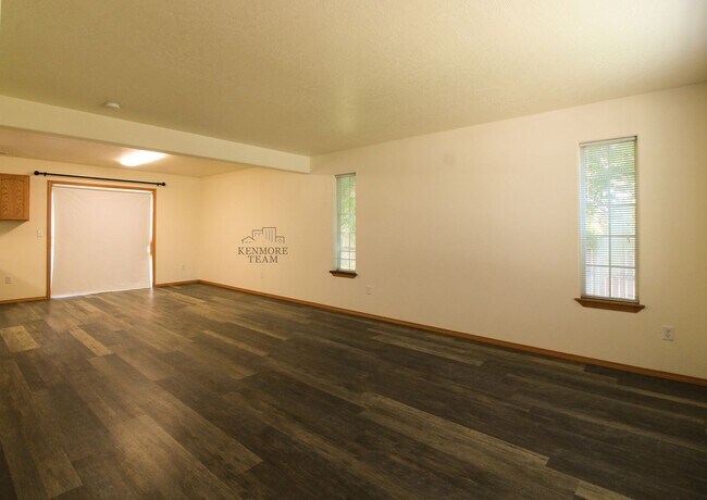 Foto del edificio - 4 Bedroom, 2.5 Bath Home in West Pasco