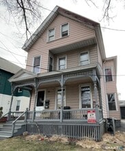 Building Photo - 1231 State St