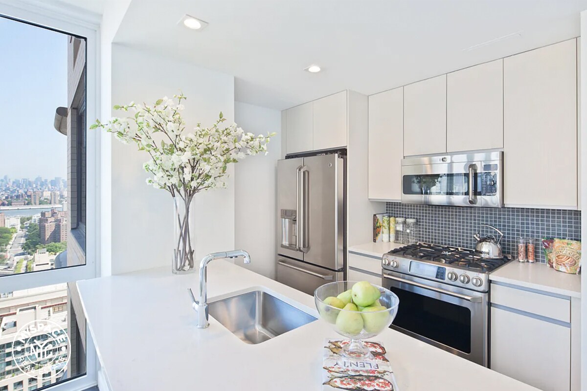 Foto principal - 309 Gold St