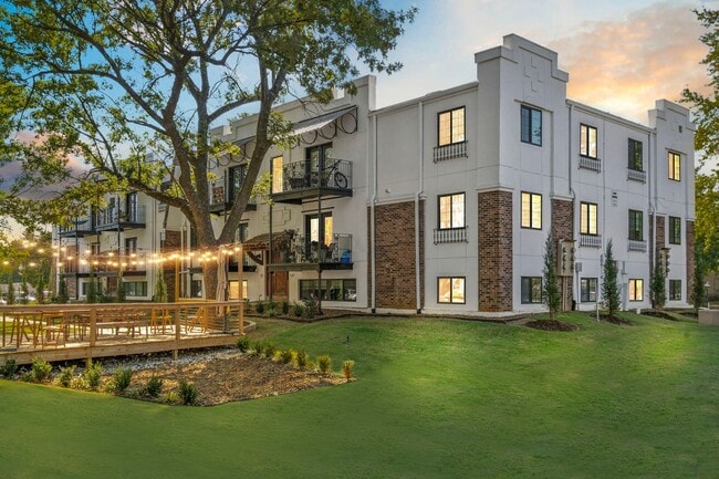 Vineyards on Garland Apartments - Vineyards on Garland Apartments