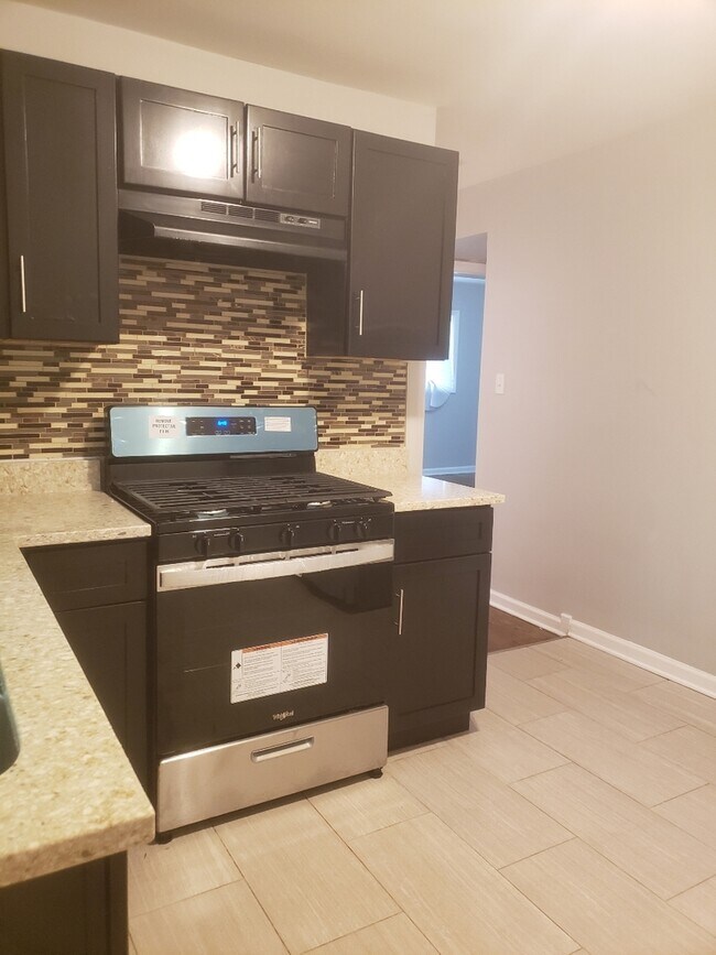Foto del edificio - 1061 E 80th St