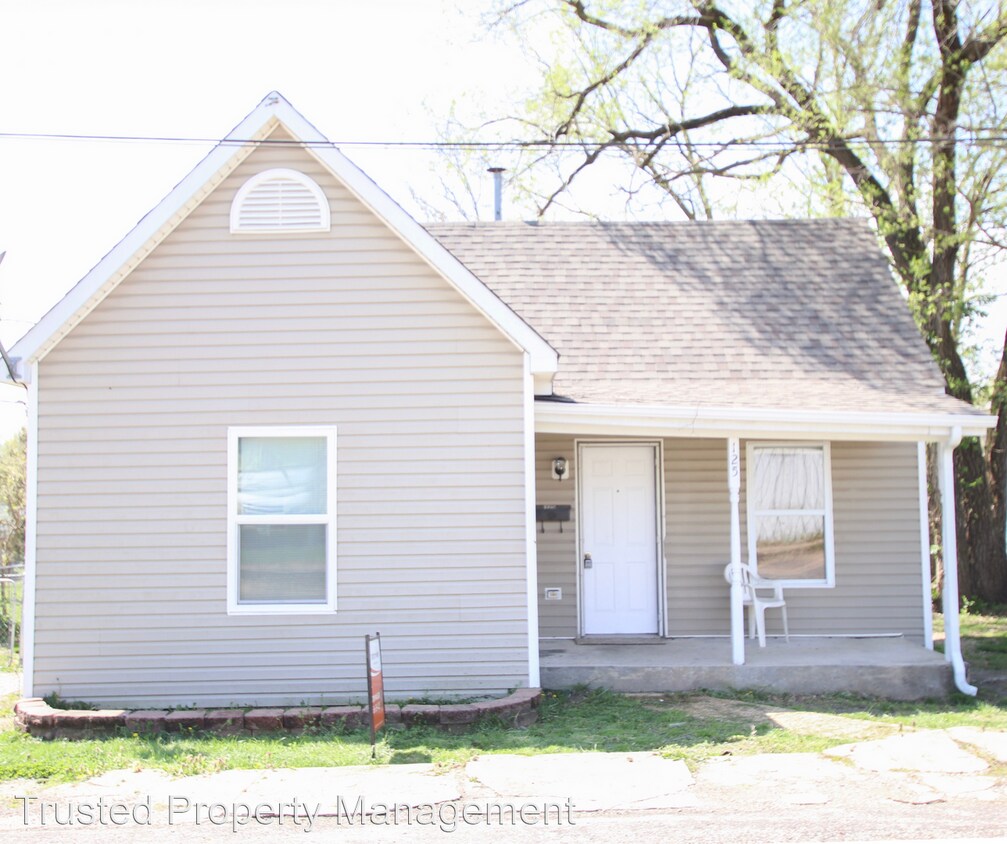 Primary Photo - 2 br, 1 bath House - 125 North Park Street