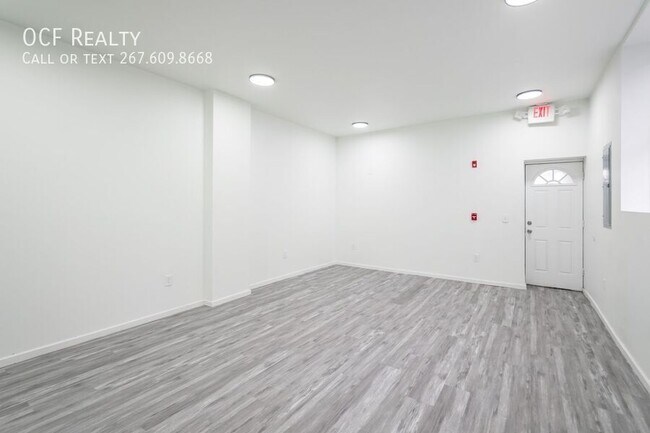 Foto del edificio - 5715 Woodland Ave