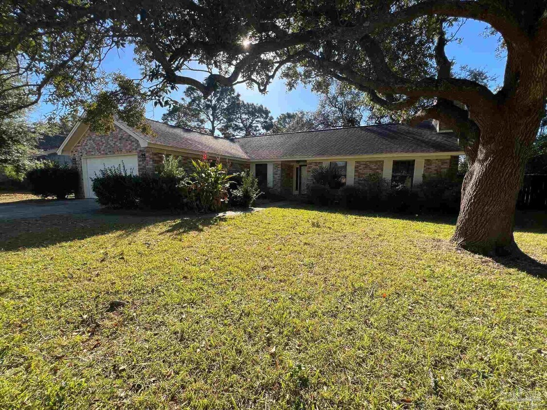 Foto principal - 3131 Oxford Cir