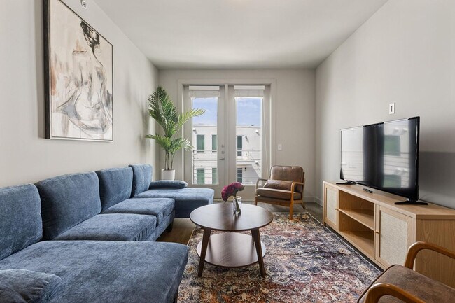 Foto del edificio - 5820 1/2 Cameron Road-FL4-ID1303398P