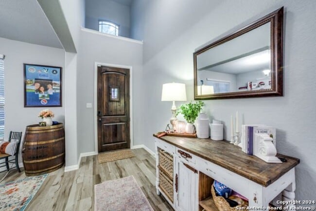 Building Photo - 4 Bedrooms 3.5 Bathrooms located in Napa O...