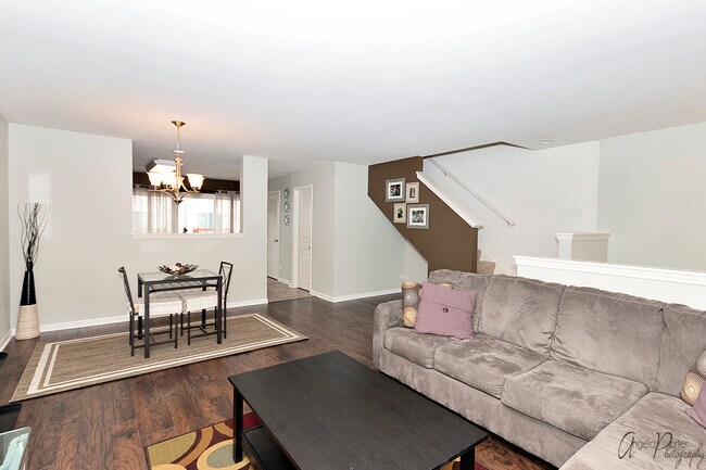 Building Photo - 595 Treble Ln