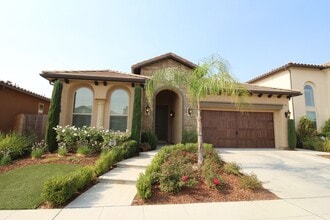 Building Photo - 1829 E Bella Rosa Ave