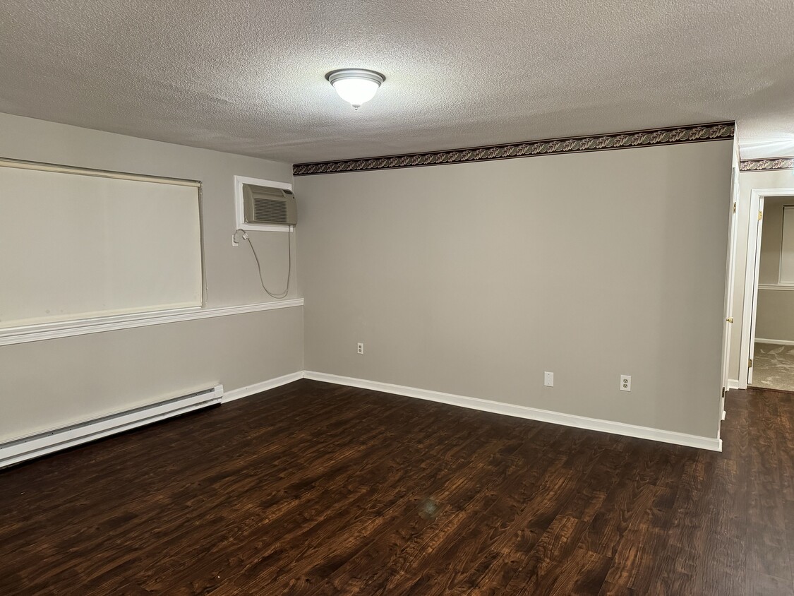 Living Area - 440 North Ave