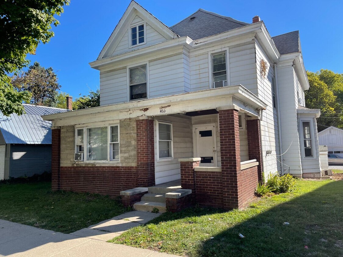 Foto del edificio - Spacious 7 Bed 2 Bath Near Campus