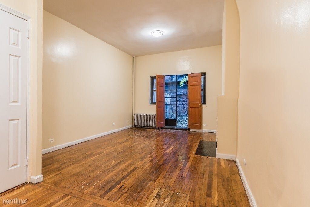 Primary Photo - 215 W 18th St