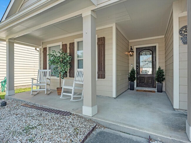 Building Photo - 9518 Fillmont Ln