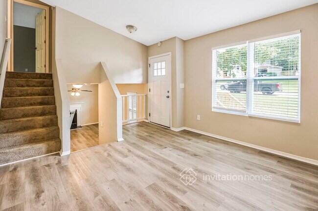Building Photo - 5572 Bradley Cir