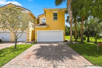 Building Photo - 813 Pipers Cay Dr