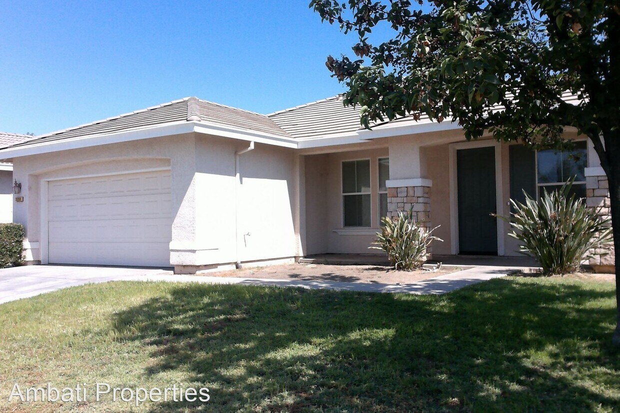 Primary Photo - 4 br, 2 bath House - 5259 E. Kaviland Avenue