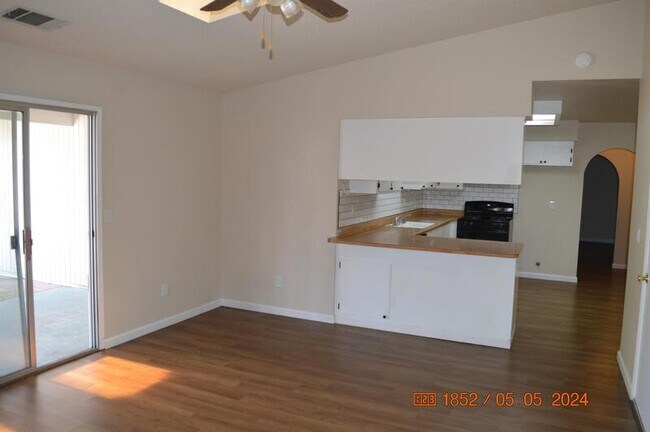 Building Photo - 1569 Grapevine Dr