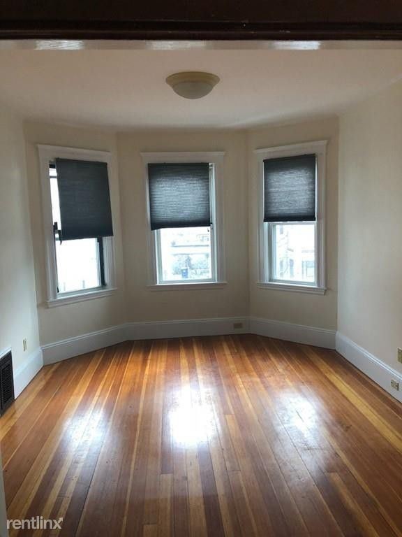 Building Photo - 2 br, 1 bath - 18 Saint Marks Rd