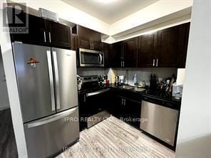 Primary Photo - 128-1128 King St N