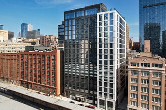 Building Photo - Straits Row