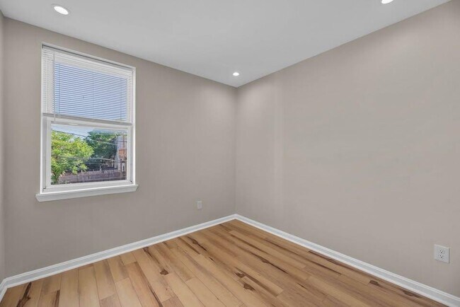 Foto del edificio - 2042 E Fayette St