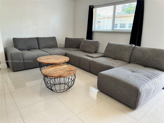 Foto del edificio - 2709 SW 64th Ave