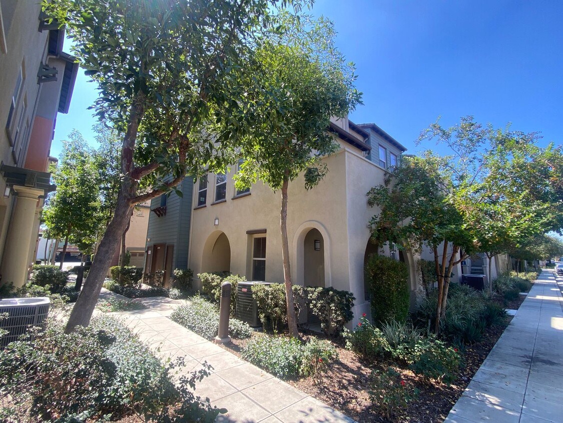 Primary Photo - Victoria Gardens Three Bedroom Condo