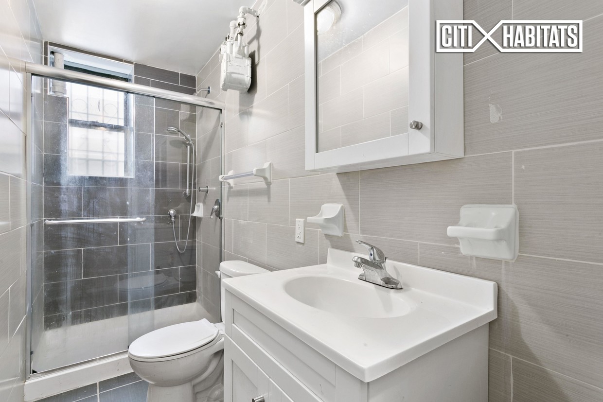 Primary Photo - 204 E 112th St