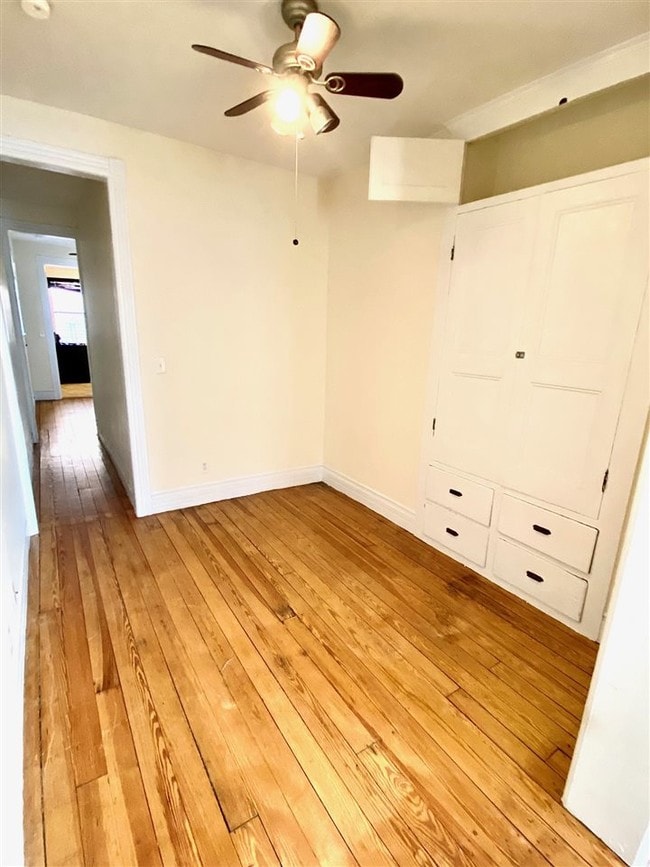 Building Photo - 492 Monmouth St