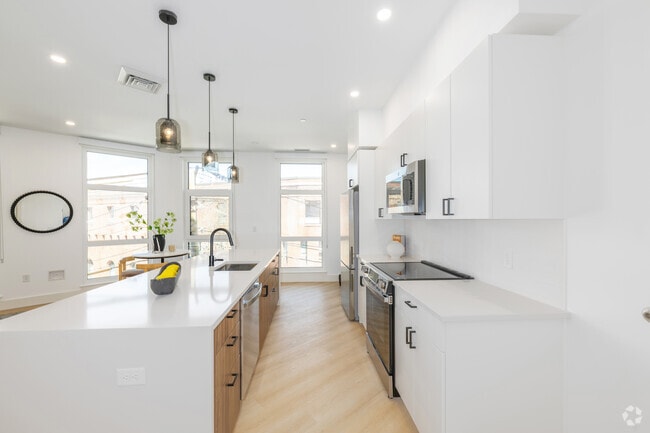 1BR, 1BA - 782SF - Kitchen - Verge Residences
