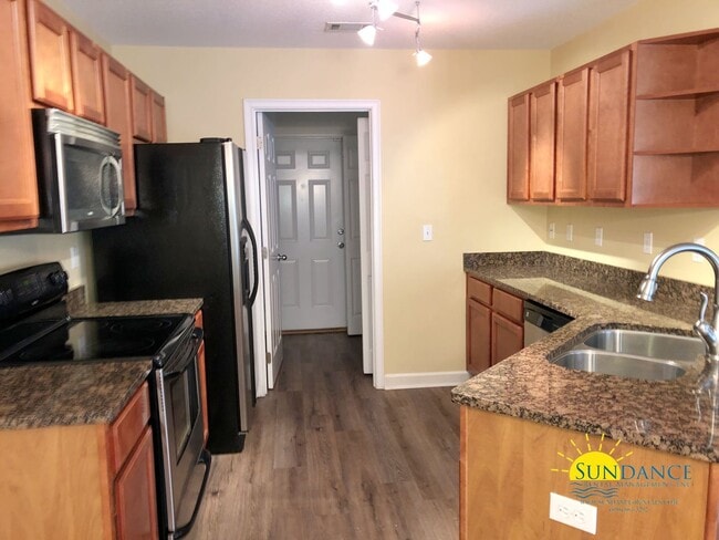 Building Photo - Beautiful 3 Bedroom Home Near Eglin AFB