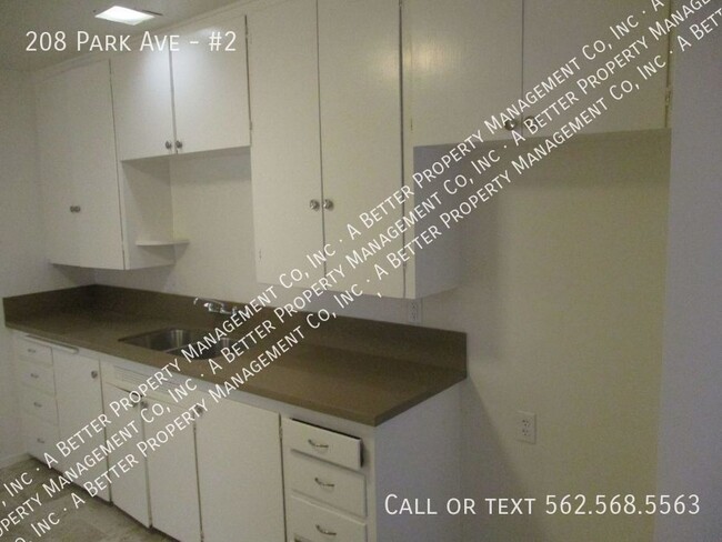 Building Photo - UPGRADED 1 Bed w/ NEW QUARTZ COUNTERS & TI...