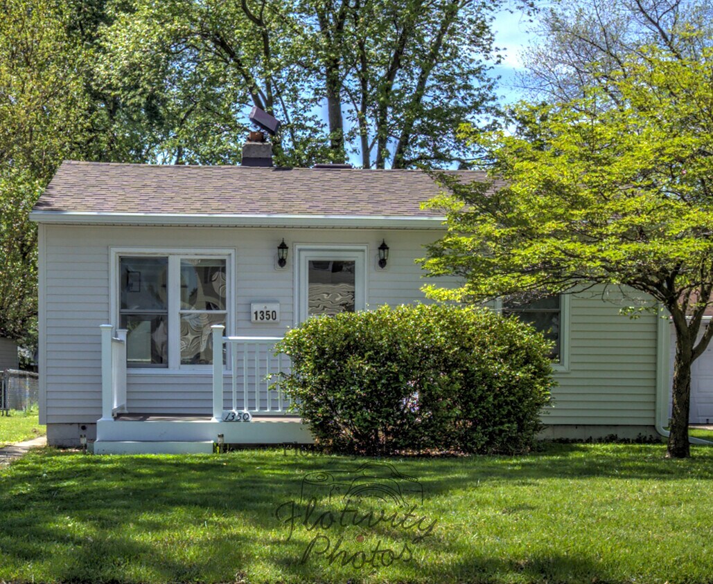 Primary Photo - 1350 Stanwix Dr