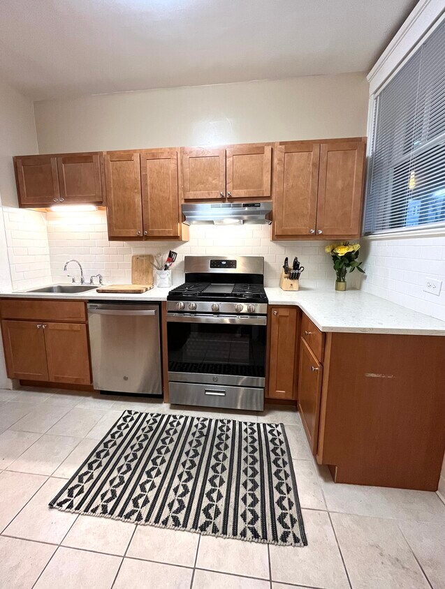 Kitchen - 321 Wisconsin Ave